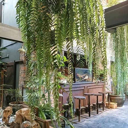 J No.14 Bed & Breakfast Bangkok Dış mekan fotoğraf